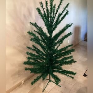 R.O. Kent green vinyl Christmas tree 6 feet